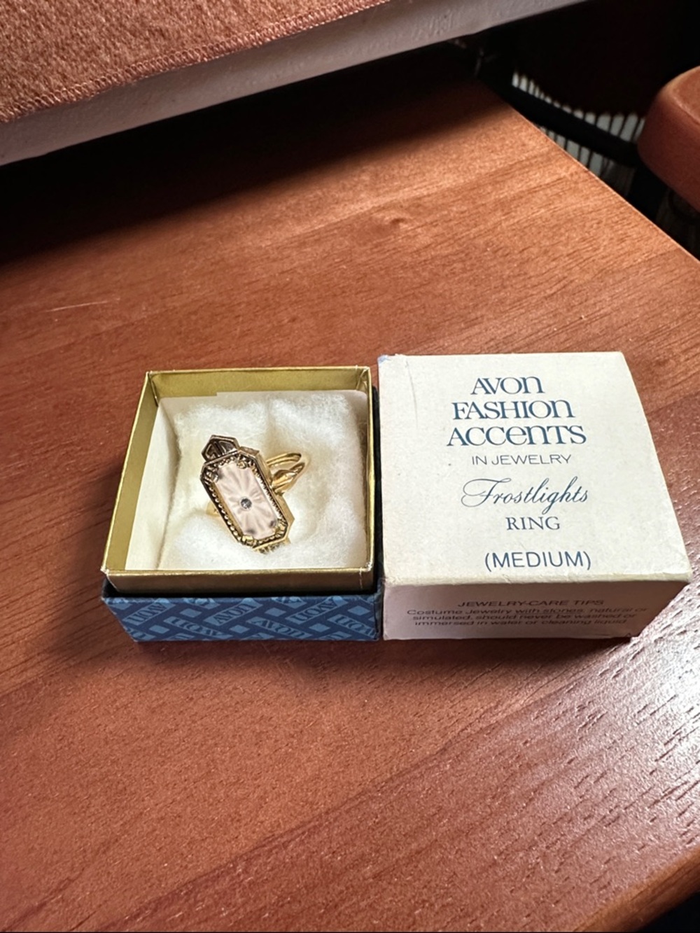 Vintage Avon frostlights ring